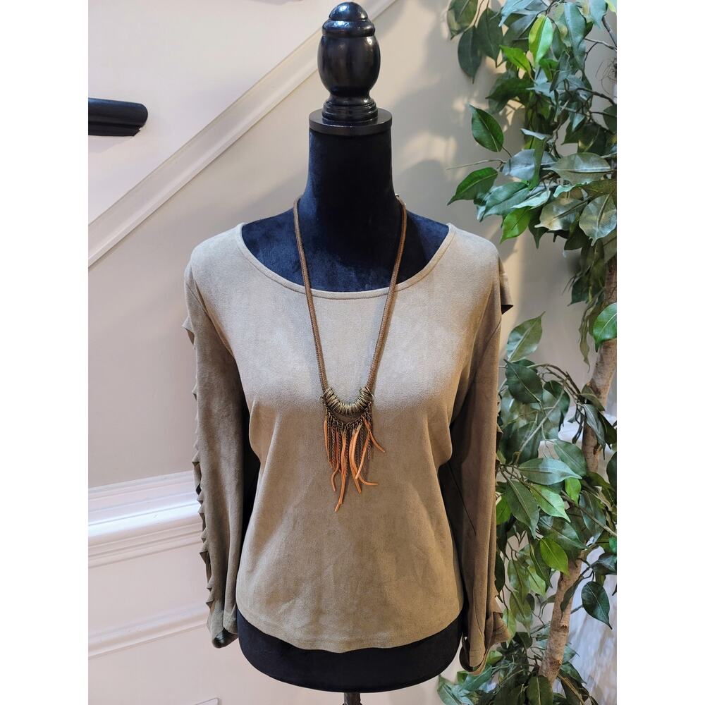 Fashion to Figure Blouse Women's 2X Olive Green Suede Scoop Cut-Out Full Sleeve